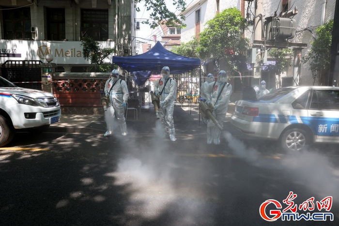 【组图】“守沪者联盟”丨探访上海抗疫一线：为期半个月的环境消杀再度启动