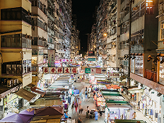 香港楼价跌回三年半前，明年中或再下跌8%