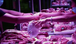 直通部委 | 猪肉批发均价比上周五下降1.2% 全国涉农贷款余额达48.54万亿元