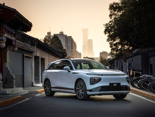 小鹏汽车12月重回万辆交付阵营，已经走出低谷了吗？