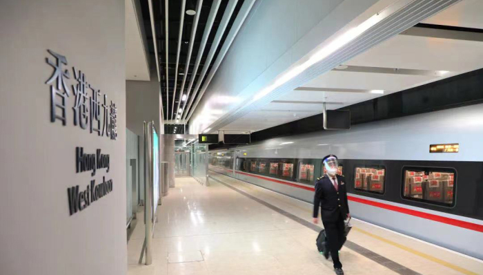 广深港高铁香港段1月15日复运，初期每日售票1万张