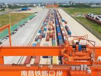 升级类消费需求加快释放 新能源汽车销量增长93.4%