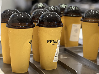 19元擁有FENDI的辦法：點一杯它和喜茶的聯名