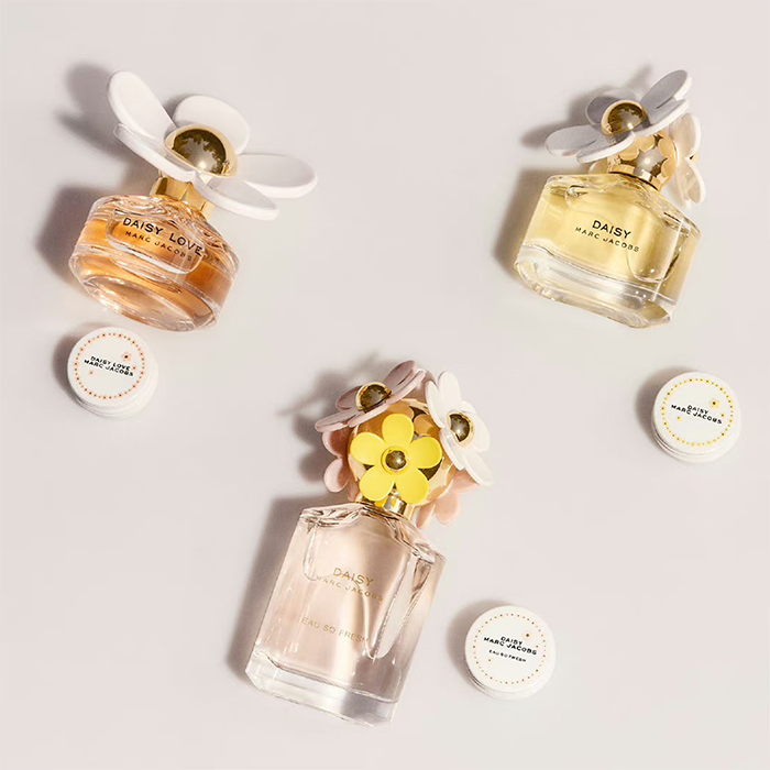 香奈儿色彩解码快闪店，Marc Jacobs夏季新品“香水粒” | 是日美好事物