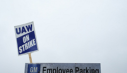 底特律三巨头全部与UAW达成临时协议，近5万名美国汽车工人结束6周罢工
