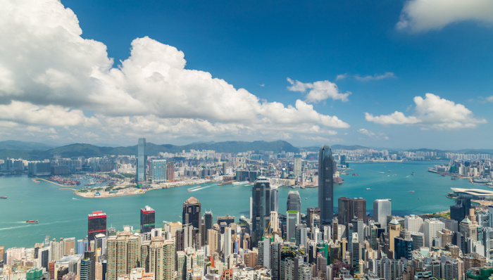 香港楼市“减辣”满月：新房成交创3个月新高，但房价还在跌