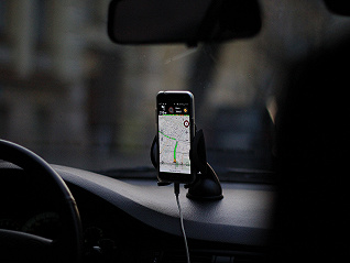 滴滴App“崩溃”持续一夜：司机收车回家，用户涌向其他平台