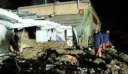 青海金田村遭遇砂涌致13人失联，村民：多户房屋被泥土填平