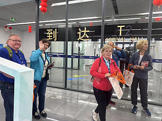 國內最大規模海外旅游團抵滬，預計上海全年將接待18艘郵輪、游客數量超4萬人次