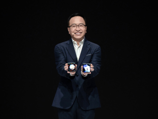 荣耀发布首款小折叠手机，要卖100万台才能实现盈亏平衡