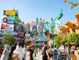 上海迪士尼去年客流量超1300万人次创新高，主题乐园卷什么？