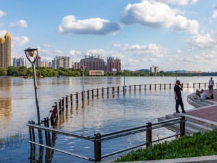 地方新闻精选 | 黑龙江17条河流超警 北京公布退休人员2024年基本养老金调整方案