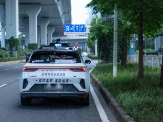 全球最大自动驾驶运营服务区，为什么在武汉 | 城市观察家