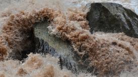吉林临江副市长和一辅警救灾落水失联，“格美”北上强降雨继续