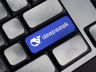 DeepSeek被传从外部筹资，相关人士称融资消息均为谣言