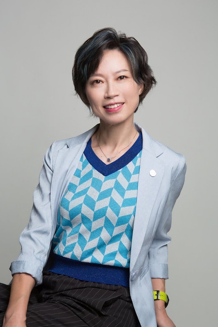 人穿着衬衫AI 生成的内容可能不正确。