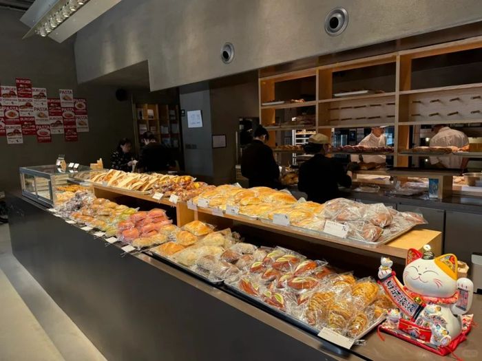 千平大店，面包4元起，低价烘焙疯狂扩军