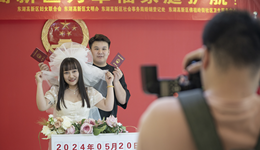 結(jié)婚不需要戶口本了，今天起婚姻登記實現(xiàn)全國通辦