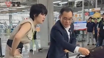 姚安娜“入职”长安汽车，工号1001还有专属工位，520下工厂董事长朱荣华作陪