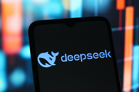 媲美OpenAI o3，DeepSeek深夜开源新版R1模型