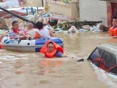 湖南龙山县暴雨成灾致37名中考生缺考，一小区3人在地下车库失联