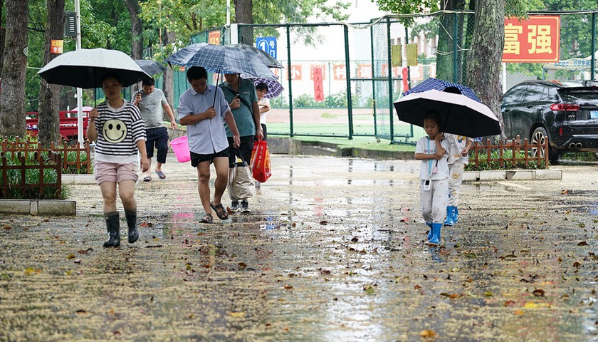 贵州解除暴雨蓝色预警，救援人员：榕江洪水开始消退