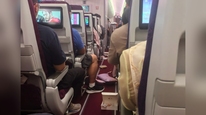 吉祥航空一客机发餐时突然下坠致餐食物品乱飞，航司：突遇晴空颠簸，无人受伤