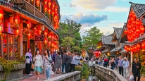 游客进丽江古城要交钱了，单次每人50一年内随便进；景区：维护需要大量资金