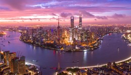 上半年上海GDP增速5.1%，信息服务和金融业贡献超六成