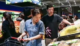 又一零售巨头，加入硬折扣大战