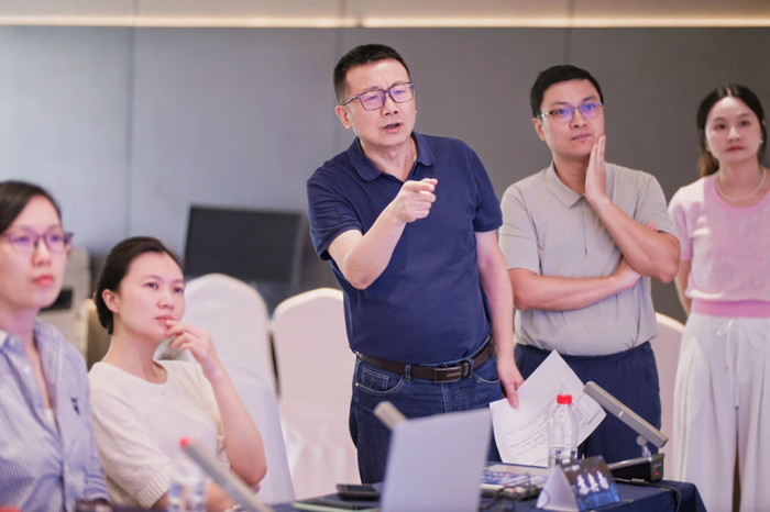 现场专家评审团对AI病历质控结果进行讨论.png
