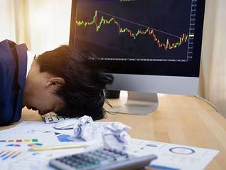 恒生银行股价大跌7.4%,上半年股东应占溢利同比减少三成