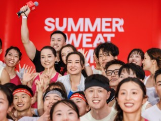 将魔都商圈化身运动场，lululemon想和用户们再近一些