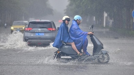 台风“剑鱼”将登陆或擦过海南沿海，三亚全市停工停课