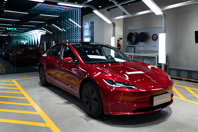 上市不到一个月，特斯拉Model 3新车型降价1万