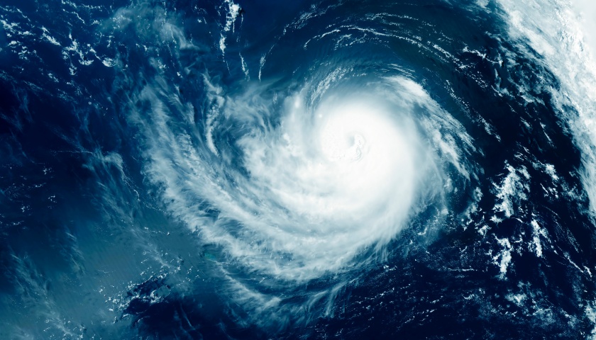 地方新闻精选 | 台风“米娜”预计明日登陆广东沿海 香港10余悍匪抢走65公斤黄金