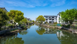 中央提出“十五五”推动农村基本具备现代生活条件，如何实现？