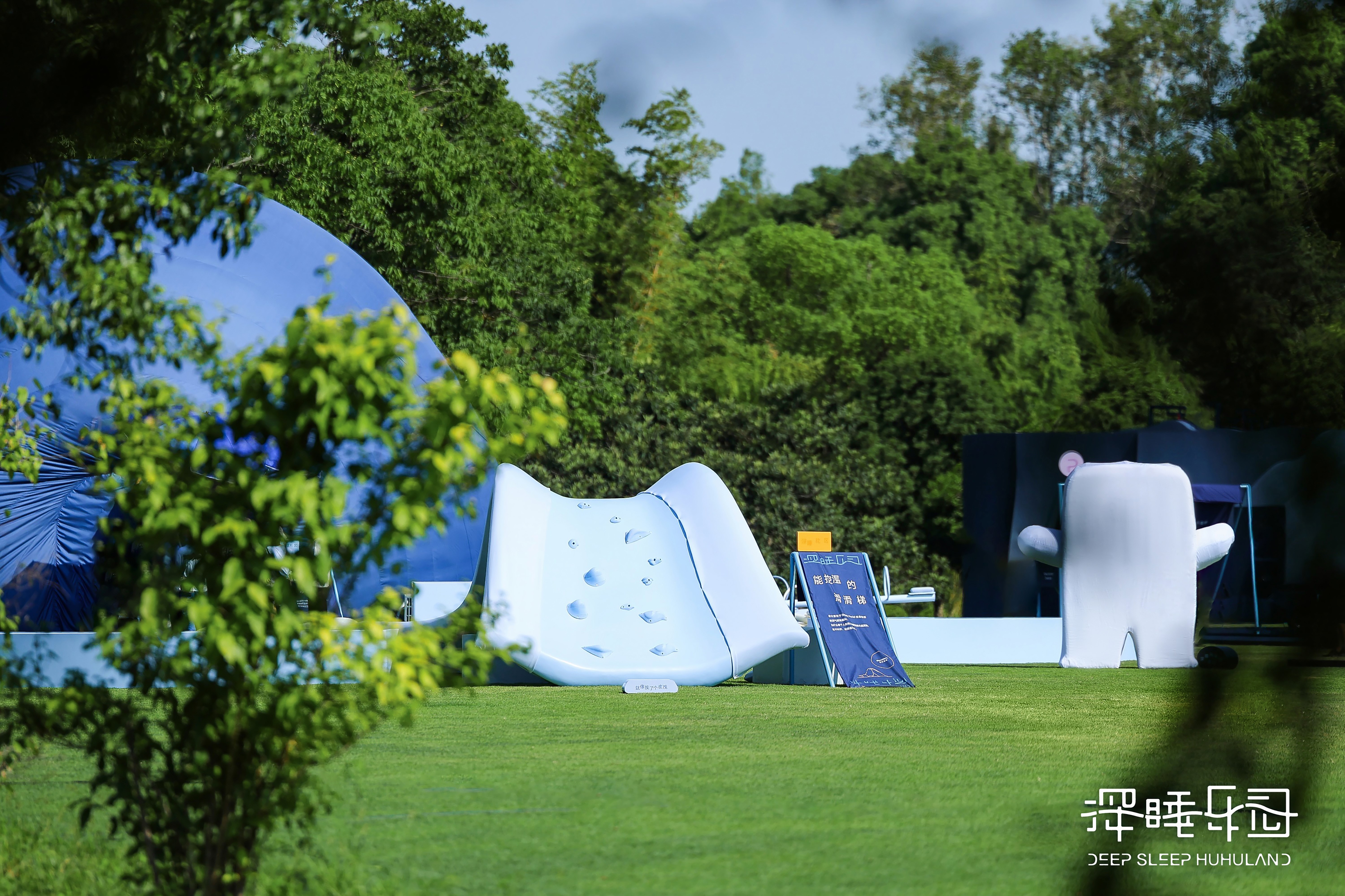 一年卖出 300 多万个枕头,亚朵跨行做对了什么|界面新闻