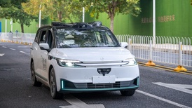 地方新闻精选 | 武汉一出租车司机“碰瓷”无人驾驶汽车 焦作一局长诬告陷害同事