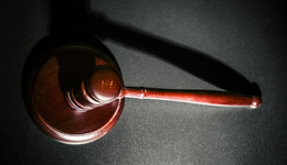 莆田12岁女孩被虐待致死案二审宣判：继母被判死刑，生父获刑5年半