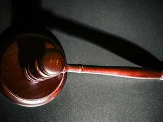 莆田12岁女孩被虐待致死案二审宣判：继母被判死刑，生父获刑5年半