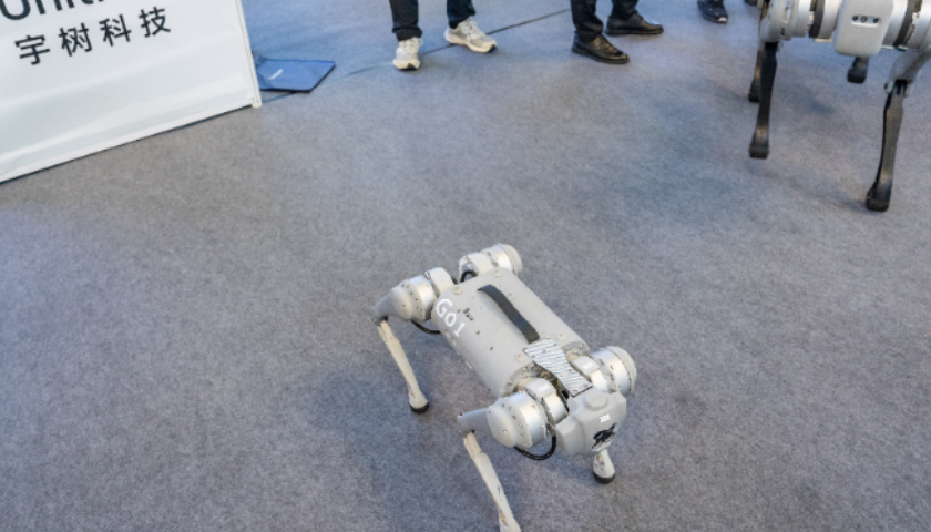 大涨超15%，“周杰伦概念股”宣布与宇树科技成立合资公司