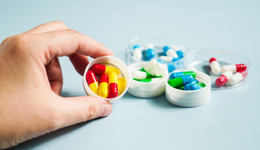 套刷账户、伪造处方、串换药品，国家医保局公布4起药店骗保案例