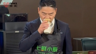 “主理人”刘强东现场带货“七鲜咖啡”