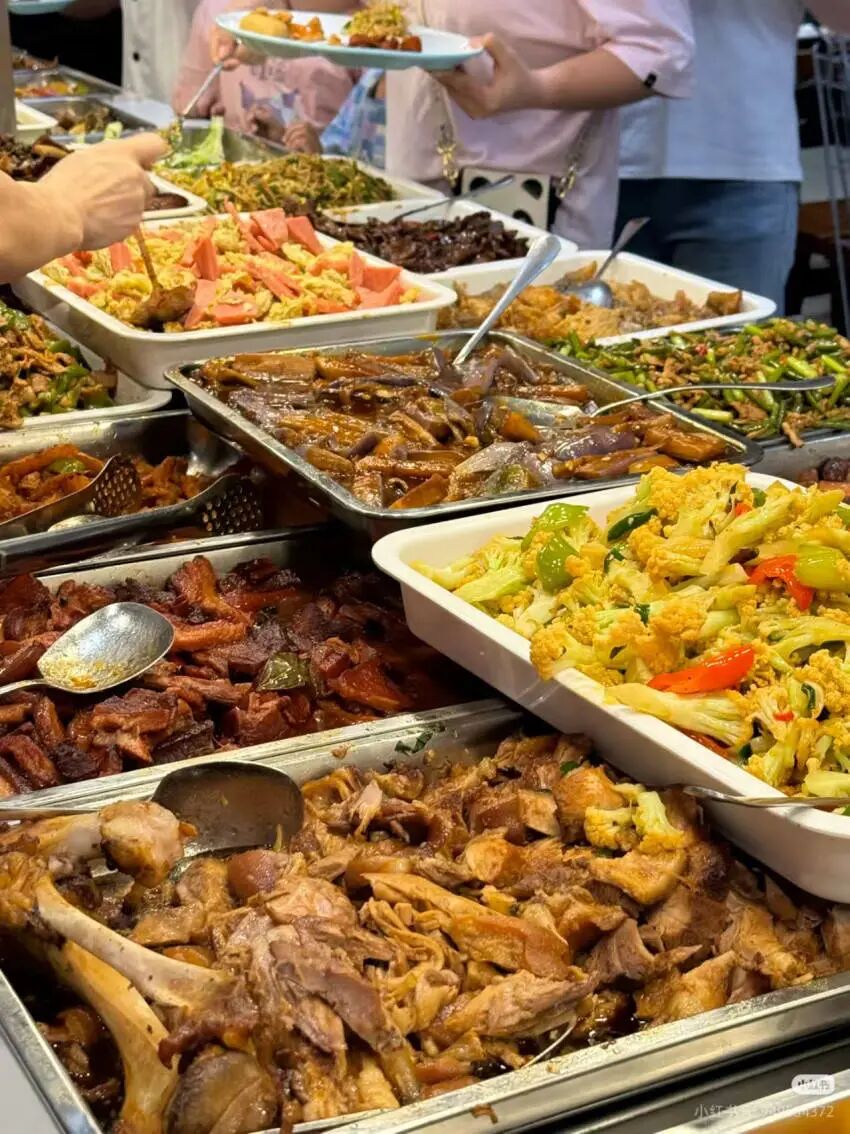 商超转型火锅店,盒马、胖东来、永辉等纷纷跨界尝试