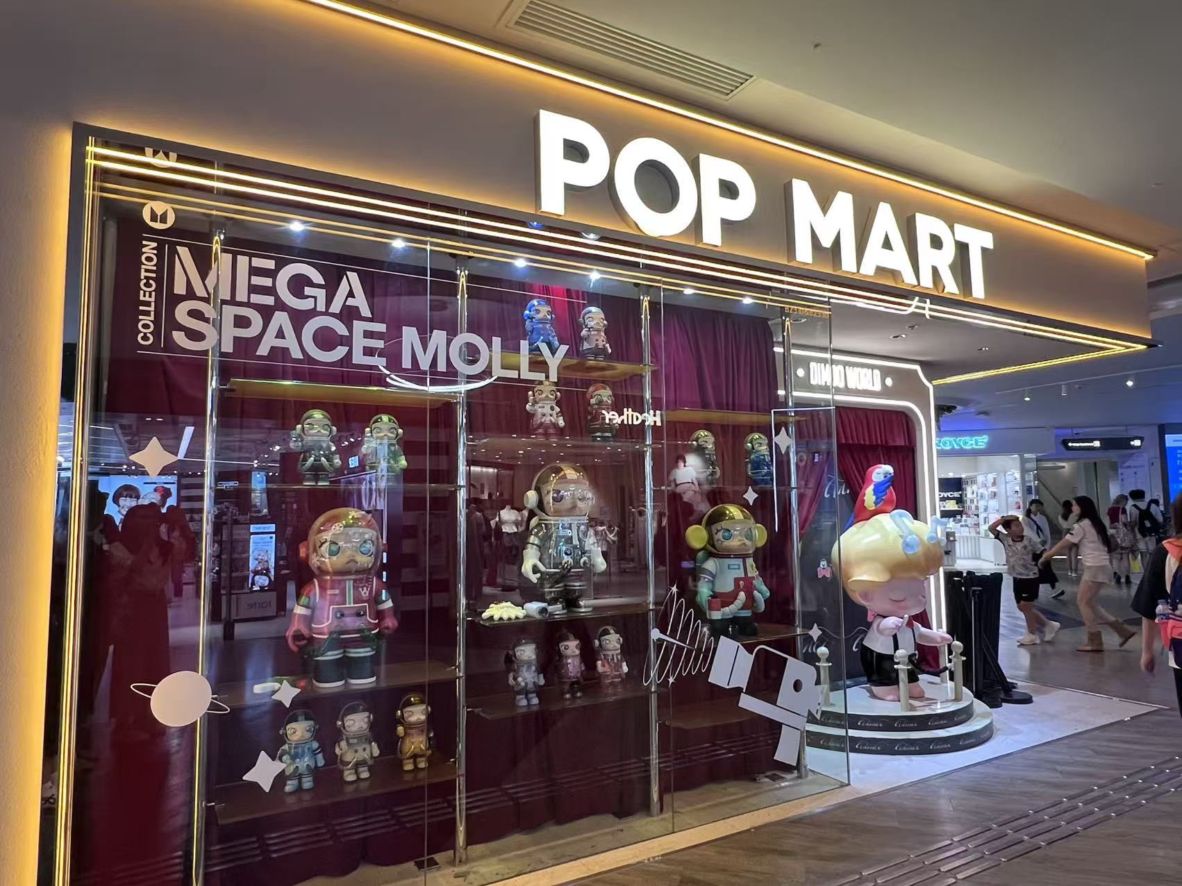 王宁把泡泡玛特开在LV旁边的梦要实现了?