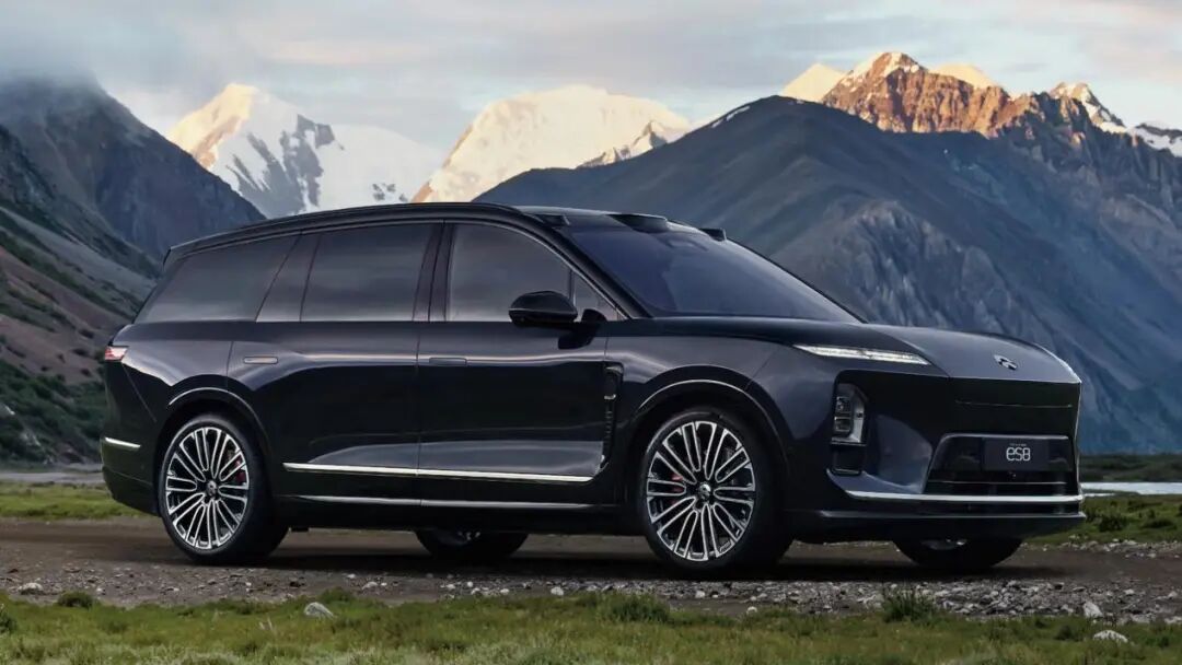 电厂,新势力造车掀起科技革命——芯片、机器人与AI眼镜的新故事