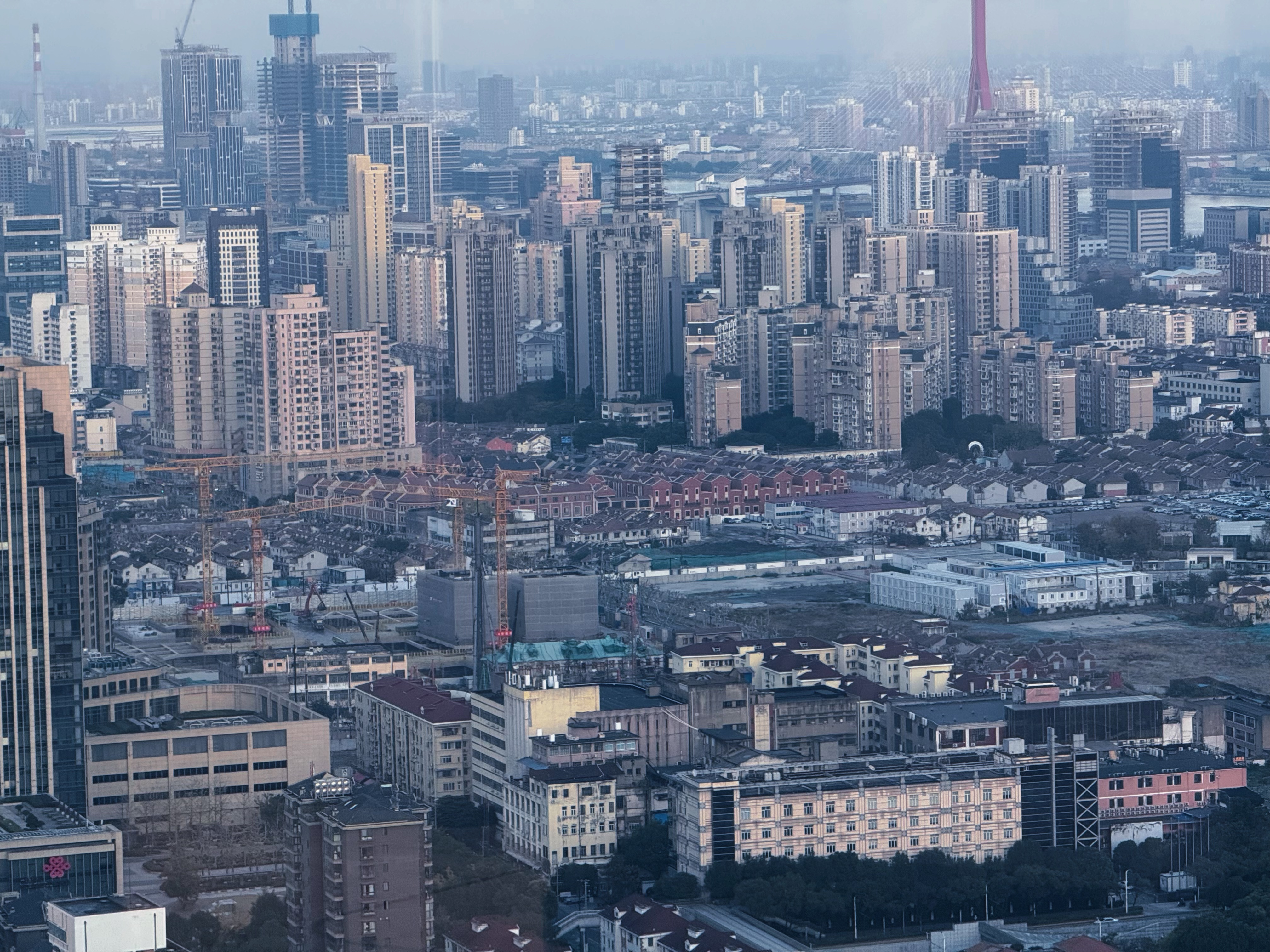 百家号:资和信商通卡回收-中央经济工作会议定调“稳定”房地产，2026年楼市怎么走？