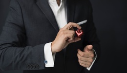 科技大佬为何难逃“币圈引力”？