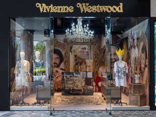 Vivienne Westwood《她和她的珠宝展》开展，TUMI途明中国首家旗舰店落地上海｜是日美好事物